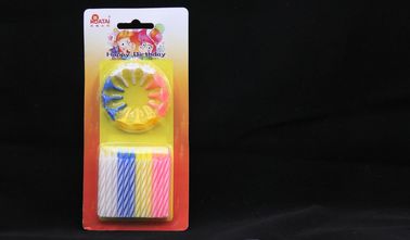 Bunter gewundener Muster-Geburtstags-Kuchen leuchtet freundliches Eco durch
